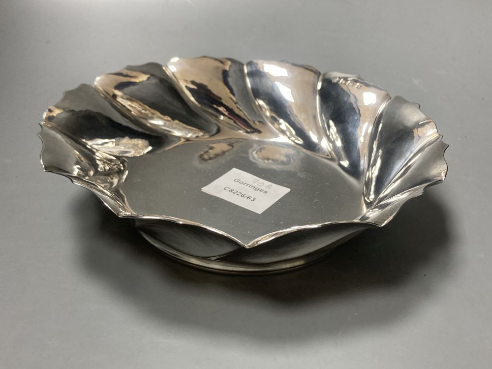 A George V early 18th century style angled fluted shallow bowl, William Hutton & Sons, Sheffield, 1928, 20.3cm, 13oz.